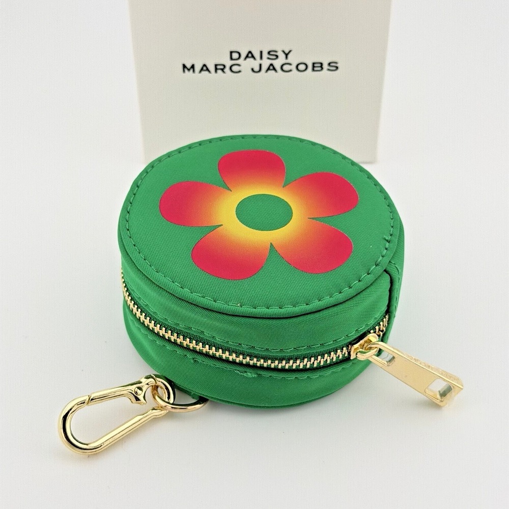Marc Jacobs Daisy Wild Round Coin Pouch Green Floral Keychain 3.5" Brand New